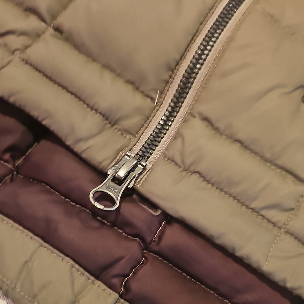 Eddie Bauer Women's Puffer Jacket - Clay Size Medium - Picture 3 of 13